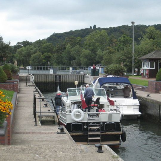 Hambleden Lock