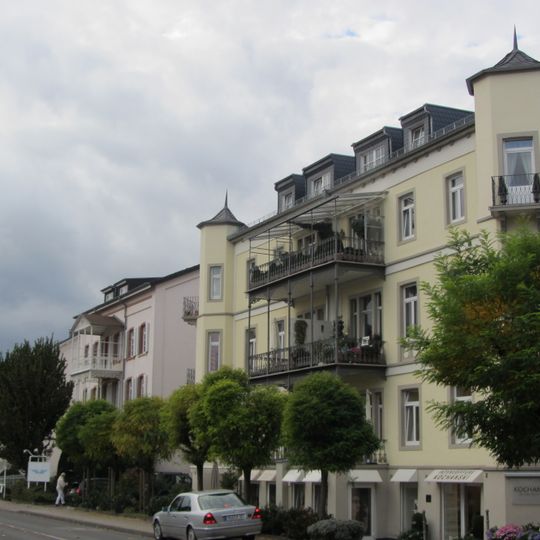 Gesamtanlage Alleestraße 2, 4, 6, 8 und Königsteiner Straße 39