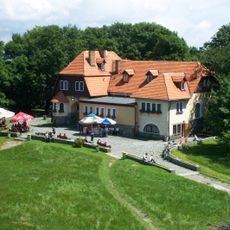 Schronisko im. R. Zamorskiego na szczycie góry Ślęży