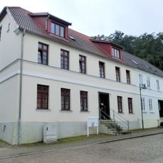 Friedhofstraße 13/15