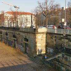 Hochuferbefestigungen und Elbpromenade