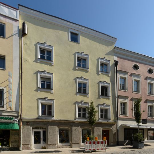 Theresienstraße 23