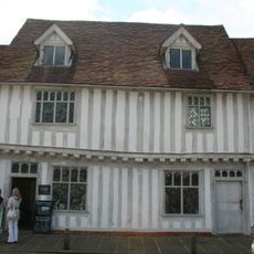 27 And 28, Market Place