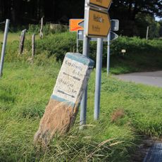 Wegestein (an der Kreuzung nach Weidlitz)