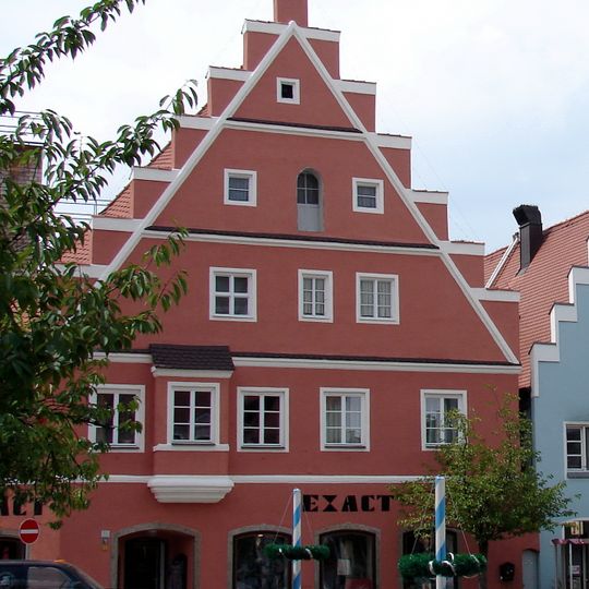 Wohn- und Geschäftshaus