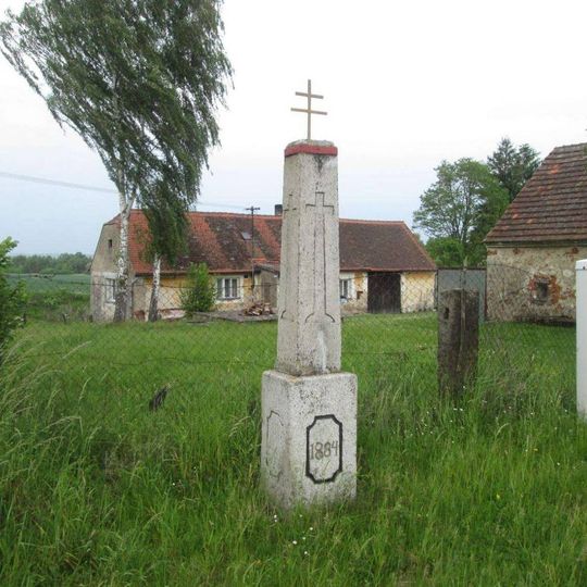 Kříž východně od Pole u rozcestí