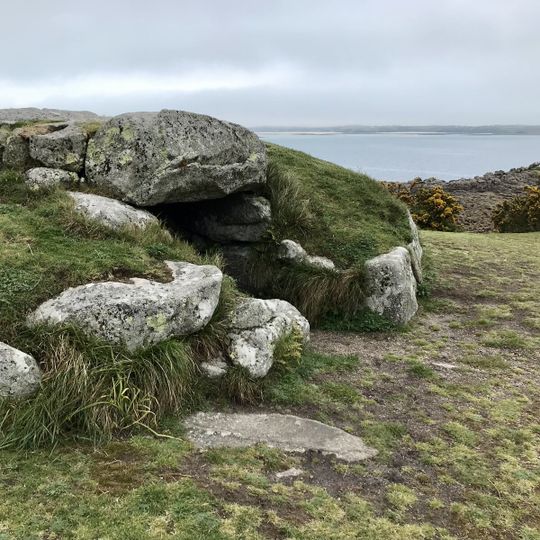 Two entrance graves, a prehistoric field system, and Civil War fieldworks and blockhouse on Innisidgen Hill and Helvear Down, St