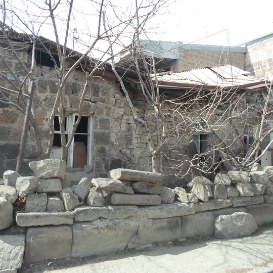 Vardan Ajemian 54, Gyumri