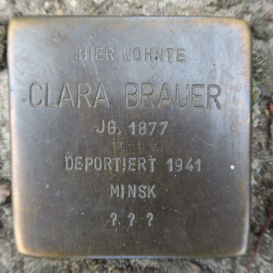 Stolperstein en memoria de Clara Brauer