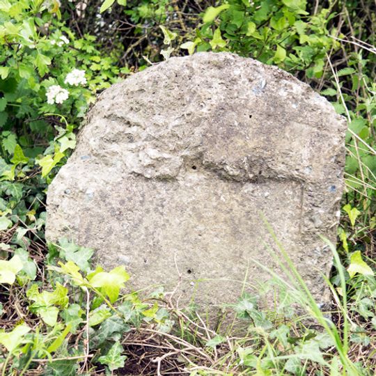 Milestone, N of Wychavon Way & Flyford Flavell