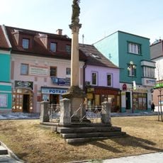 Mariánsky stĺp, stĺp s podstavcom