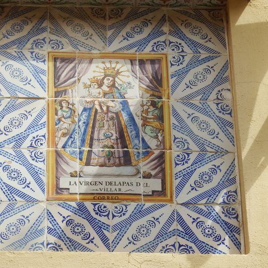 Ceramic panel of Our Lady of Peace at 4 Mayor street