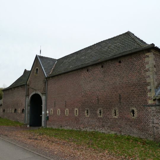 Kasteel Puth: bijgebouwen