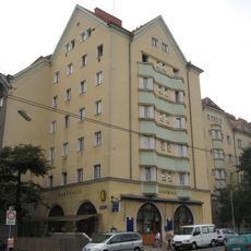 Wohnhausanlage Friesenplatz 1–2