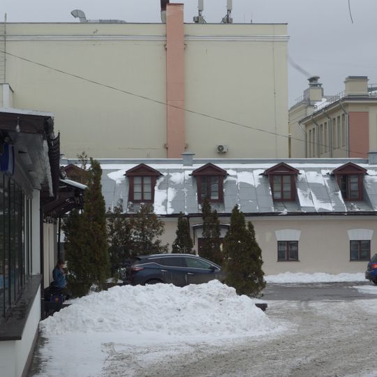 Новая Басманная улица 23а c3, Службы северные