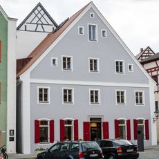 Wohn- und Geschäftshaus in Jura-Bauweise