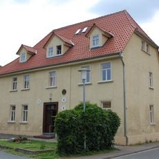 Ernst-Thälmann-Straße 11