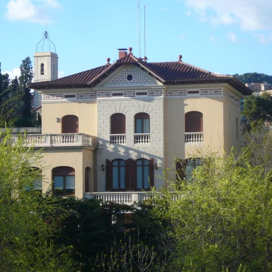 Casa Llavinés