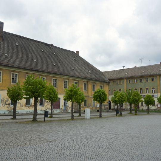 Ernst-Thälmann-Platz 12