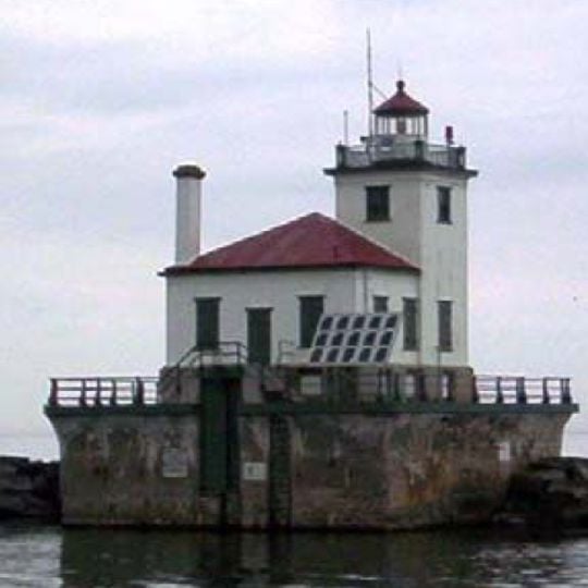 Oswego Harbor West Pierhead Light