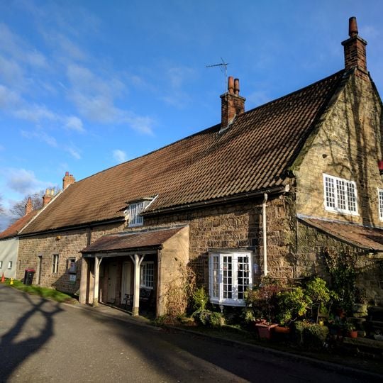 School House Cottage And Adjoining Manor Room