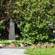 Pomník Julia Fučíka na návsi v Otvicích