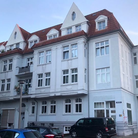 Albert-Vater-Straße 87, Schillerstraße 29