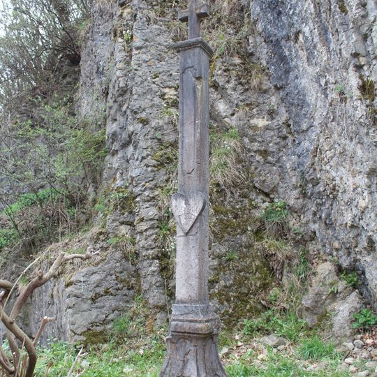 Cross nearby house no. 173 in Karlštejn