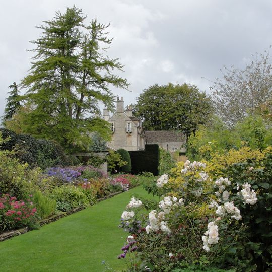 The Courts Garden