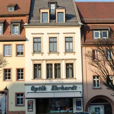 Wohnhaus in geschlossener Bebauung und Hinterhaus Markt 14