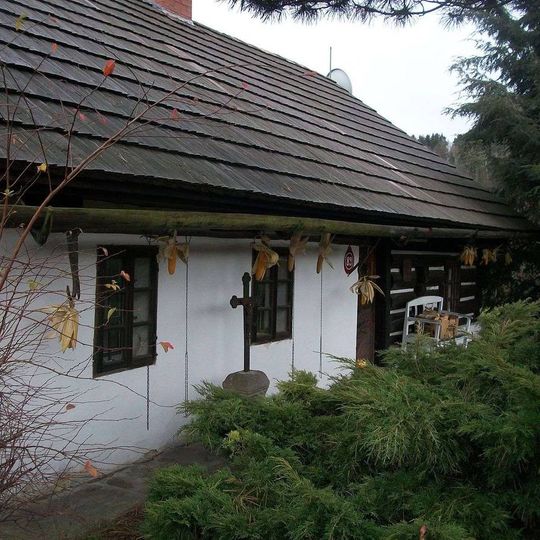 Kříž v zahradě v Mutěníně