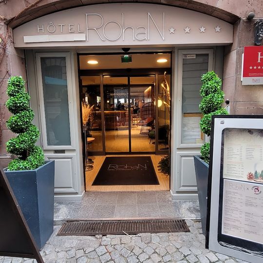 Le Tarbouche Restaurant