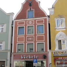 Wohn- und Geschäftshaus