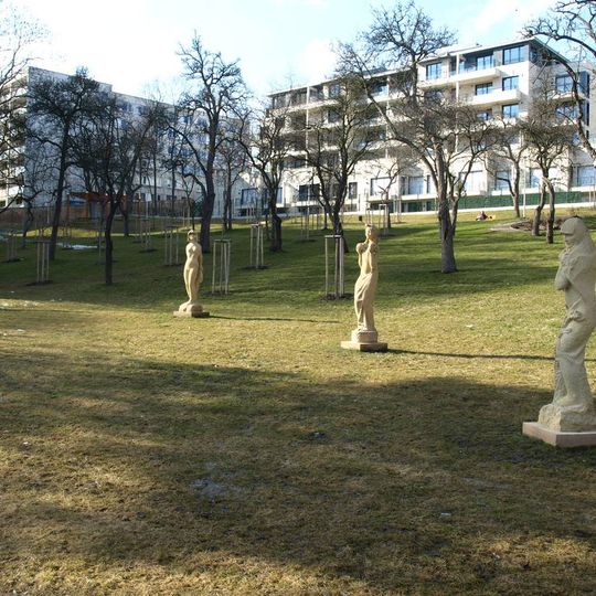 Alegorie Léta v parku na Kajetánce