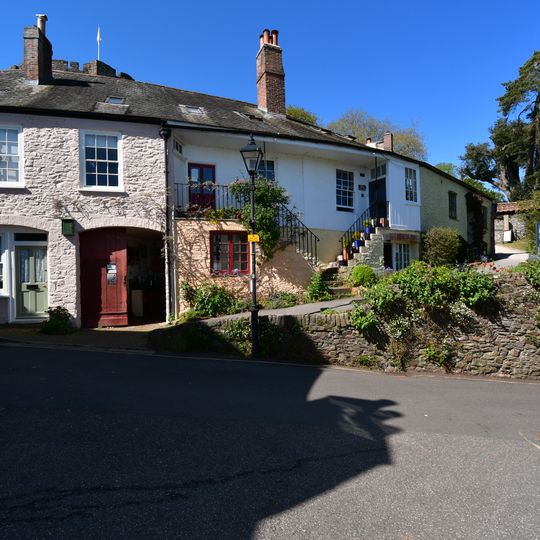 10-13, Castle Street