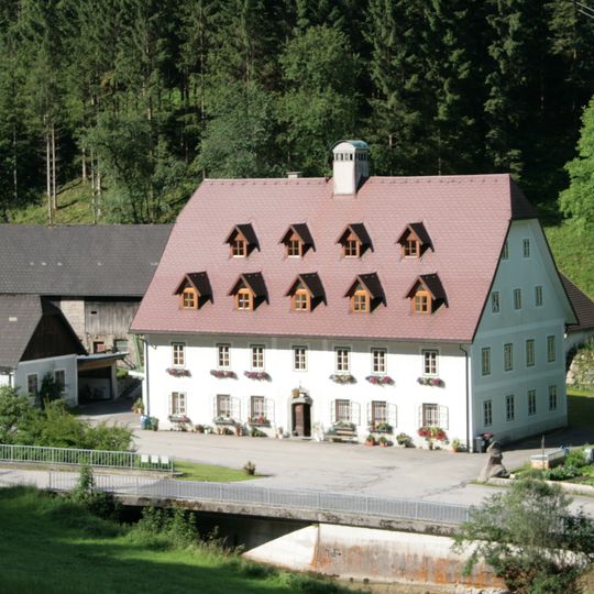 Hammerhaus, Ruine des Hammergebäudes, Wegkapelle