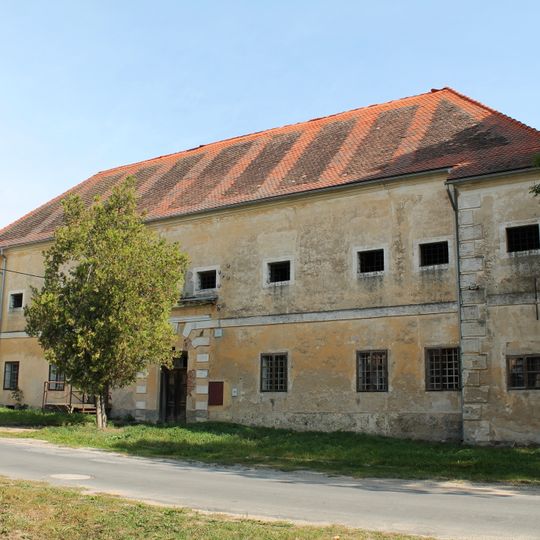 Farmstead in Ratišovice