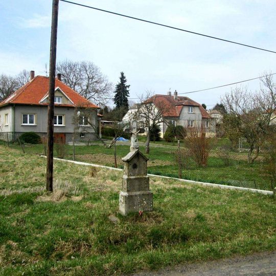 Kříž jižně od Drahy