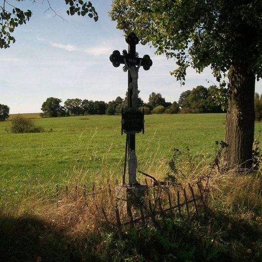 Kříž jižně od Březiny