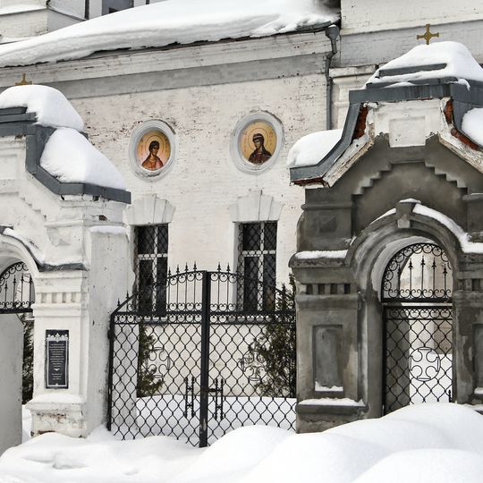 Ограда с воротами