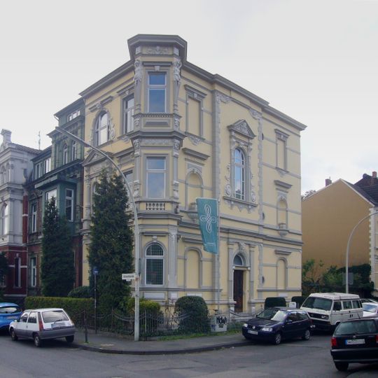 Gluckstraße 1