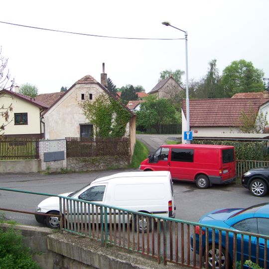 Most přes Kunratický potok u ulice Nad splavem