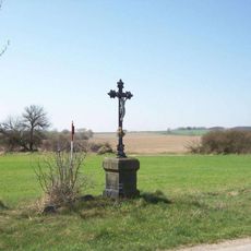 Kříž mezi Lnáři a Hajany