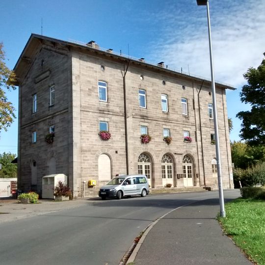 Bahnhof Emskirchen, Betriebshauptgebäude