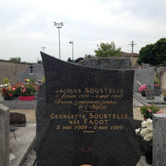 Grave of Soustelle family