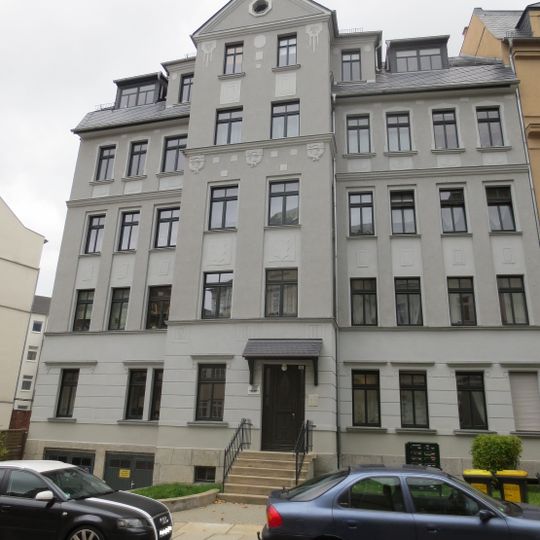 Mietshaus in geschlossener Bebauung konzipiert, mit Vorgarten Leonhardtstraße 40