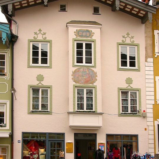 Wohn- und Geschäftshaus