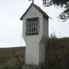 Výklenková kaplička u Stříteže