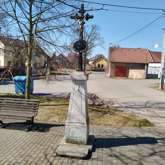 Kříž na návsi
