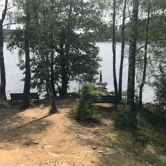 Socha Lipenská víla u cyklostezky z Lipna do Frymburka